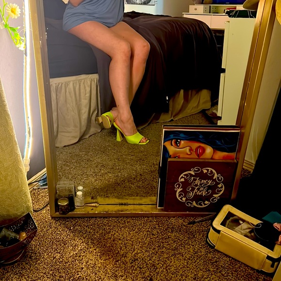 Lemon-Lime women’s Fashion Nova - Square Toe Mules SZ9 - Picture 4 of 4